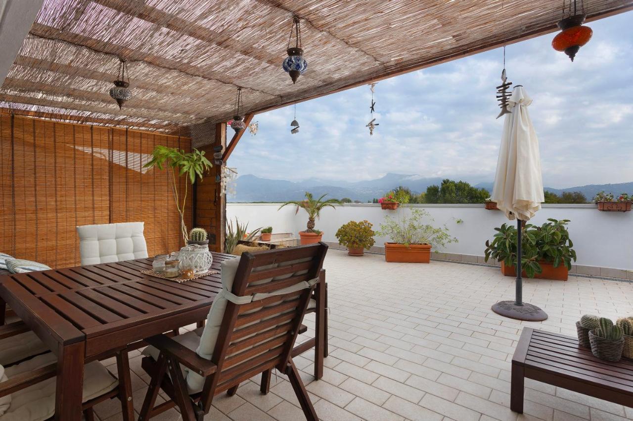 Attico Con Terrazza A Viareggio Apartment Luaran gambar